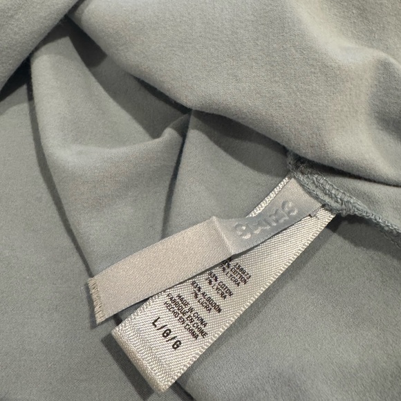 SKIMS Raw Edge Cropped T-Shirt Denim - Picture 5 of 5